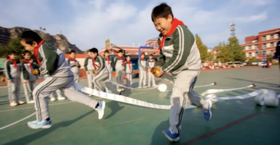 北京发布“中小学生身心健康二十条”！让孩子动起来、笑起来、强起来